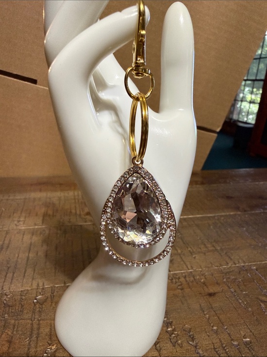 Accessories - Gold Tone Teardrop Crystal Keychain